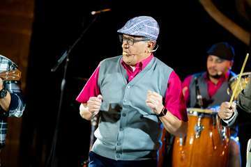  La Murgota de Telde estrena con éxito en Gáldar su espectáculo 'Los chicos del coro'/TA.